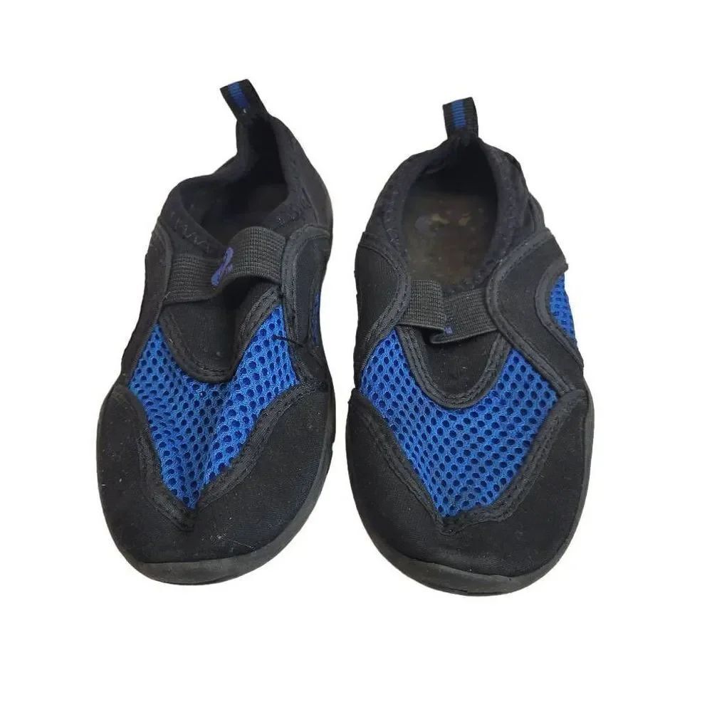 Orageous water shoes 11